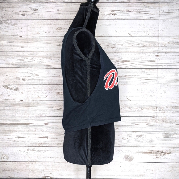 recycled karma • d.a.r.e. to resist drugs crop top - Picture 4 of 5